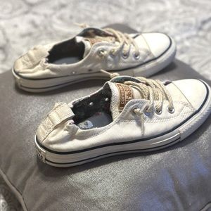 Very cute in excellent condition Converse size 7.5